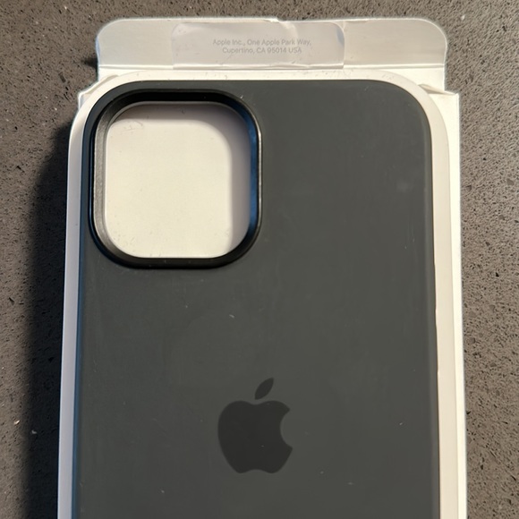 *NIB* iPhone 12 Pro Max Silicone Case in Black w MagSafe - Picture 5 of 6